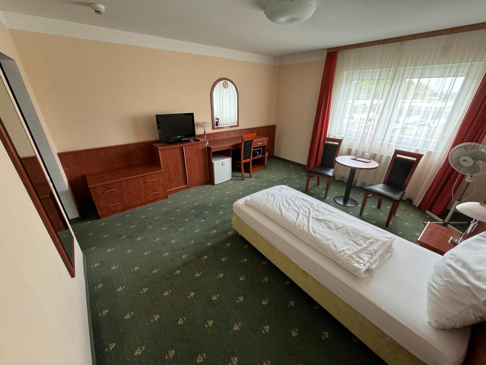 Hotel Breitenlee ウィーン エクステリア 写真