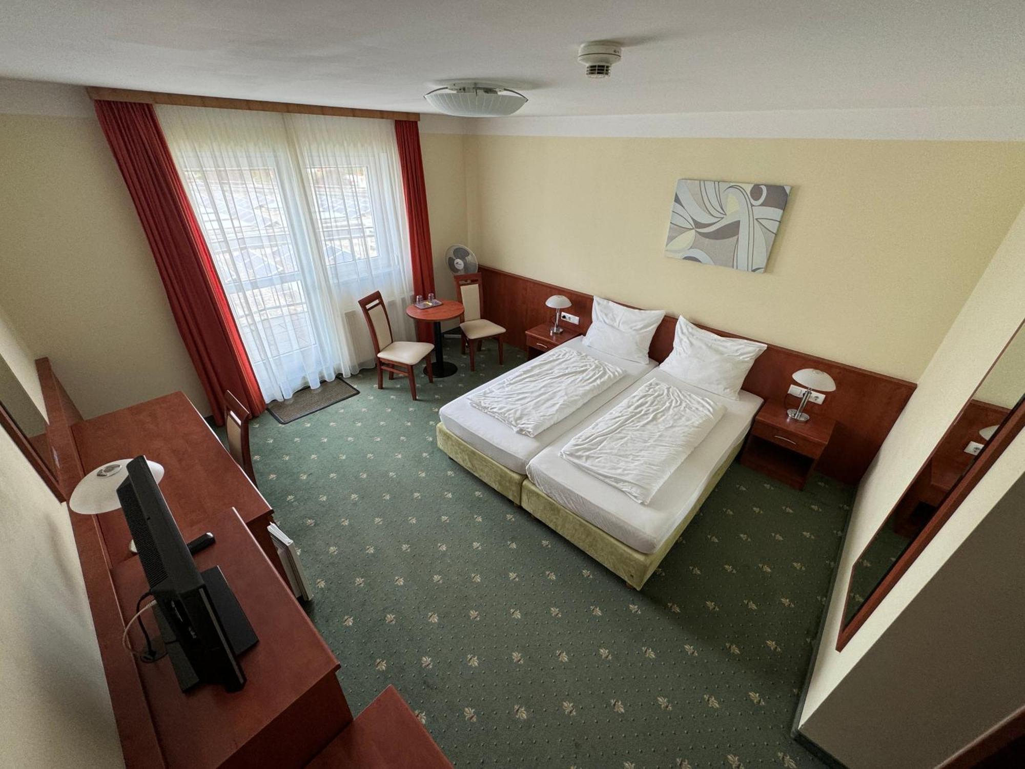Hotel Breitenlee ウィーン エクステリア 写真