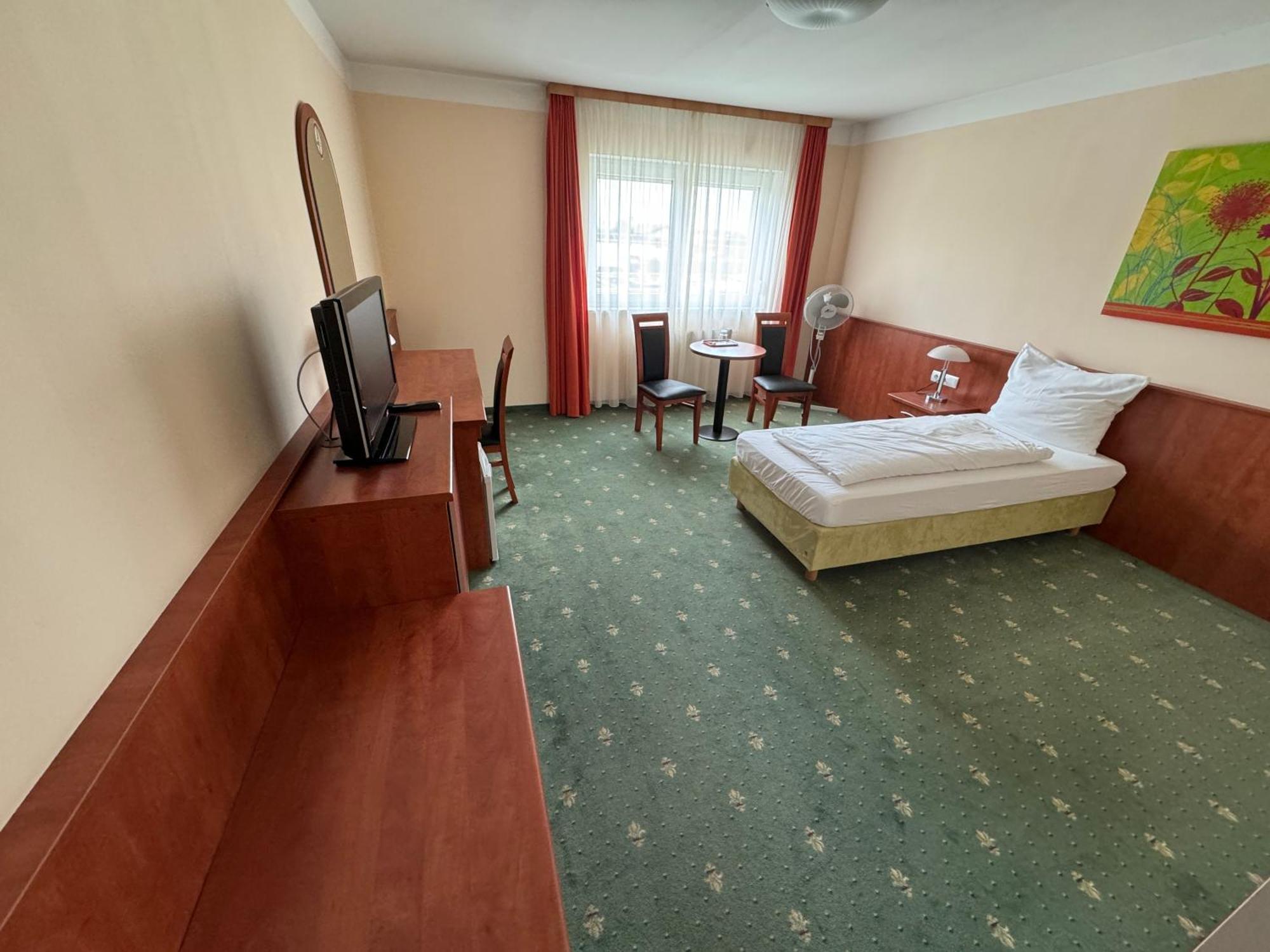 Hotel Breitenlee ウィーン エクステリア 写真